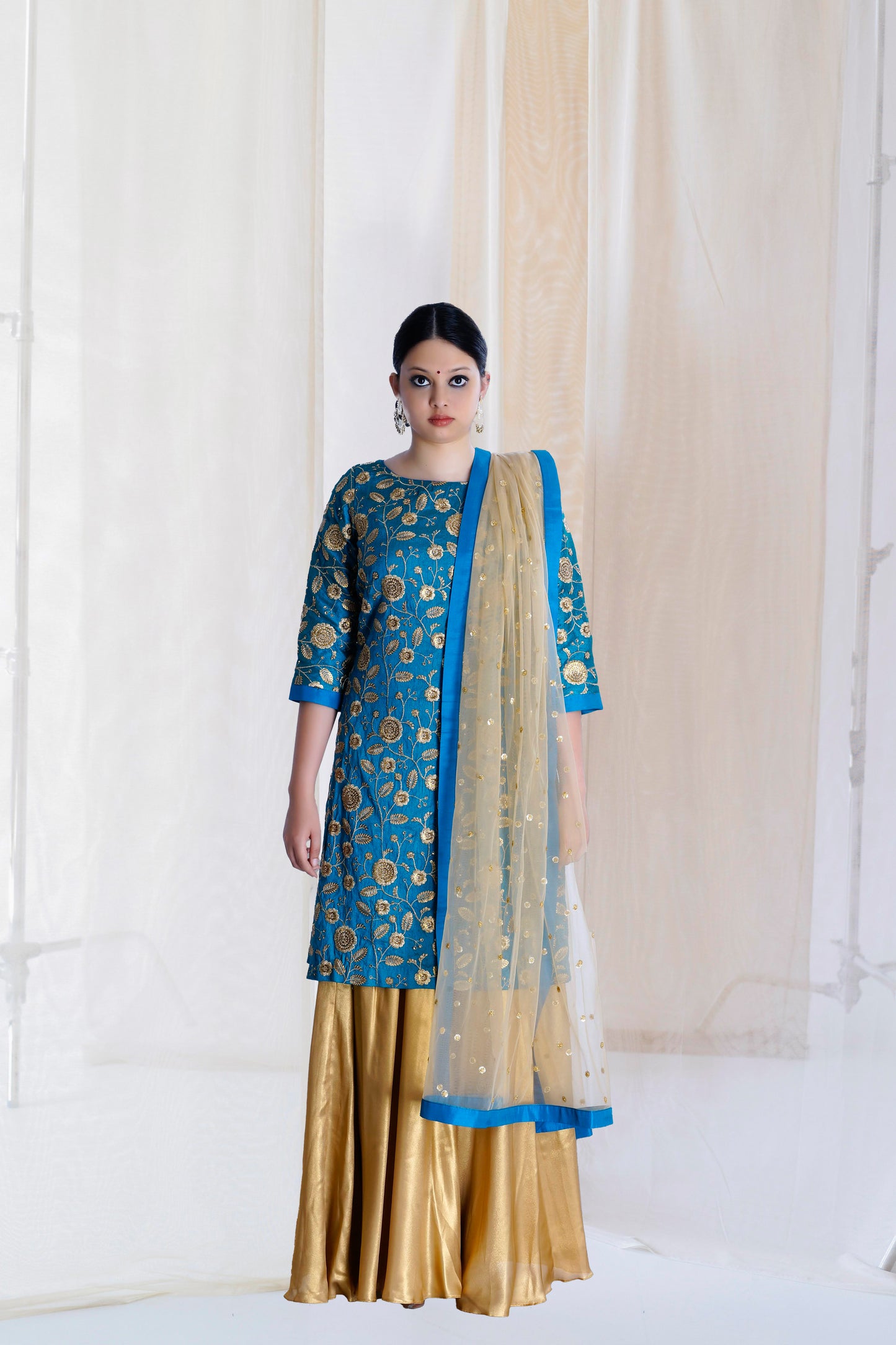TURQUOISE AND GOLD SHIMMERED KURTA SET
