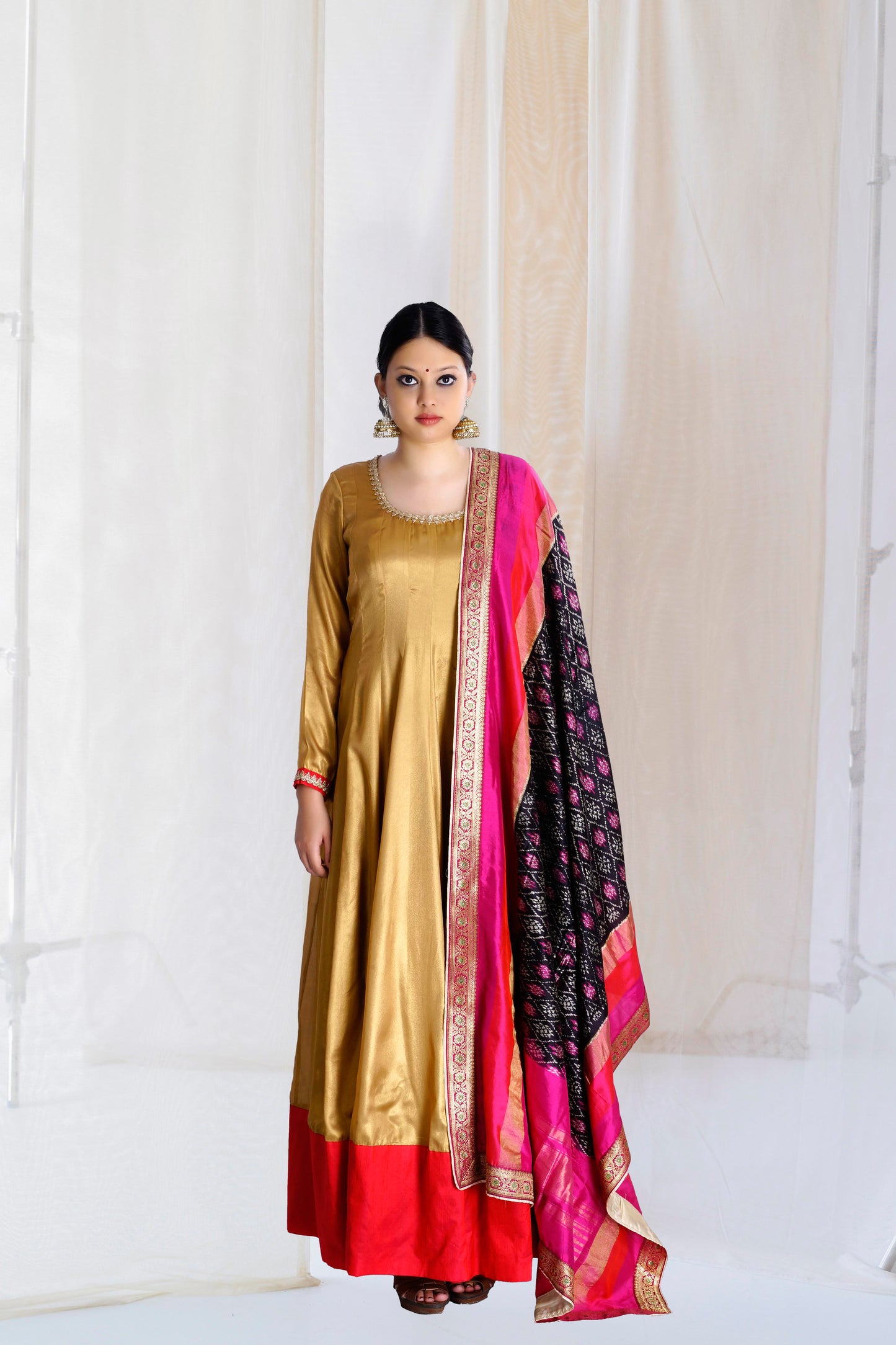 GOLD SHIMMERED KURTA SET